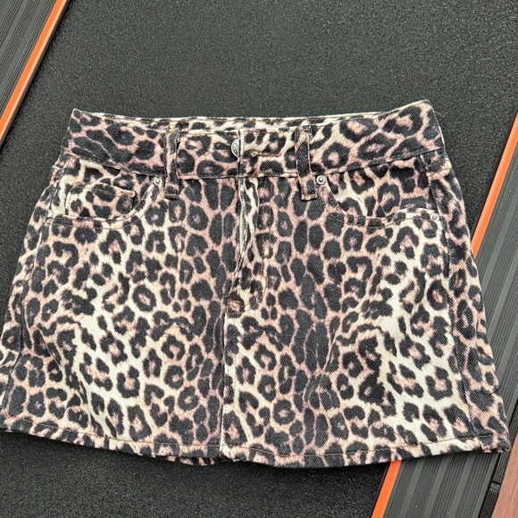 PacSun Dresses & Skirts - Pacsun Leopard Print Mini Skirt mid rise waist